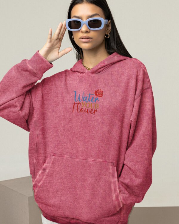 Bluza oversize z kapturem <br>Water Your Flower <br>Haft, Efekt sprania